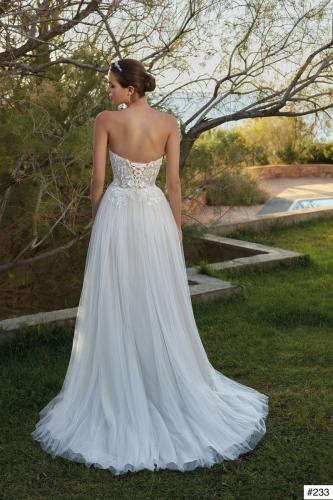Brautkleid in Rückansicht